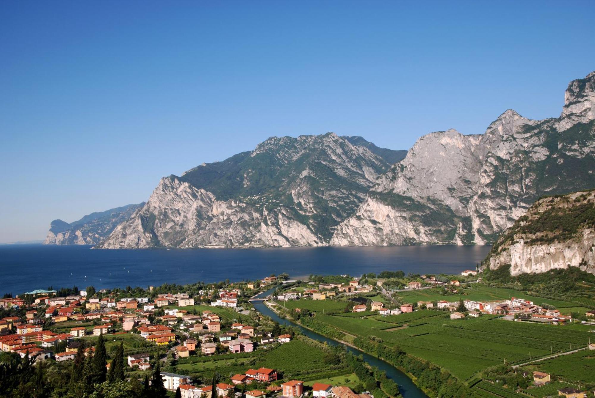 Hotel Garni Villa Magnolia Torbole Sul Garda Екстериор снимка