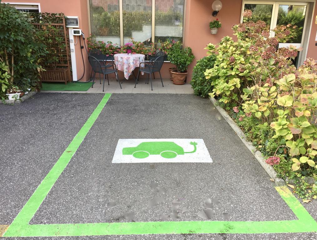 Hotel Garni Villa Magnolia Torbole Sul Garda Екстериор снимка