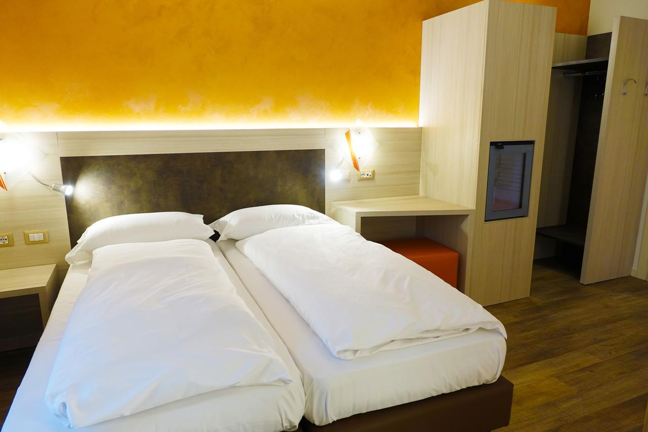 Hotel Garni Villa Magnolia Torbole Sul Garda Екстериор снимка