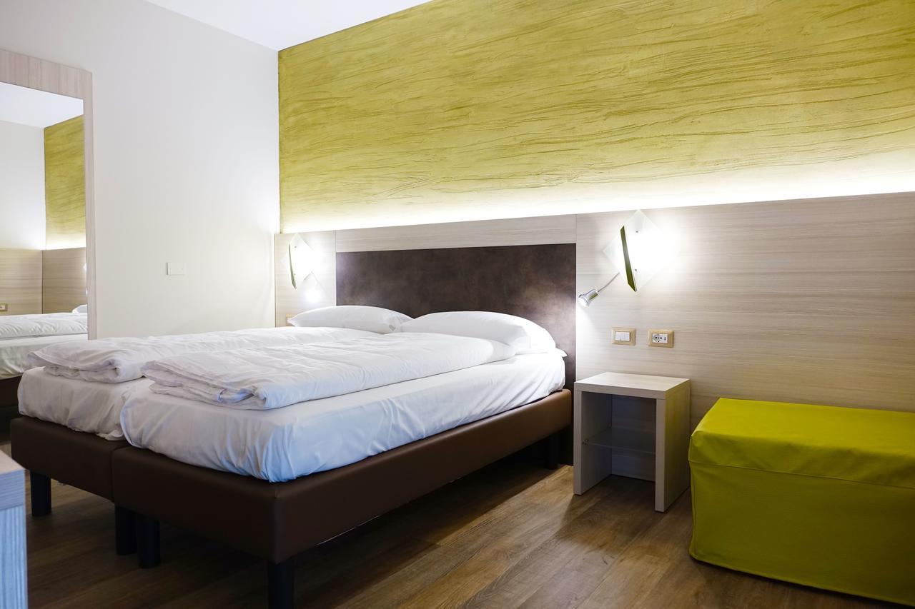 Hotel Garni Villa Magnolia Torbole Sul Garda Екстериор снимка